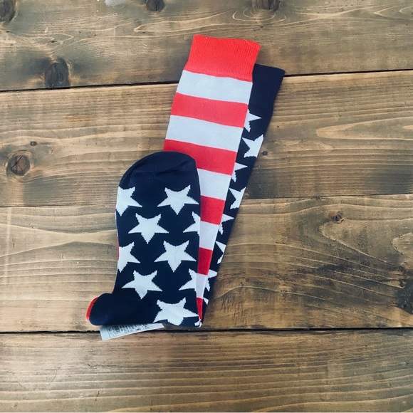 Accessories - NWT Knee-high American flag socks